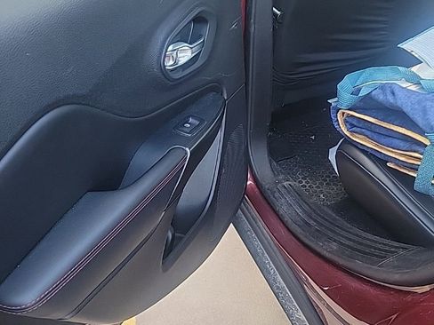 Used 2019 Jeep Cherokee Trailhawk w/ Cold Weather Group image 6