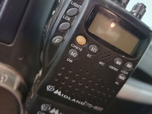 Used 2016 Jeep Wrangler Unlimited Rubicon w/ Connectivity Group image 34