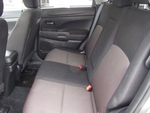 Used 2018 Mitsubishi Outlander Sport LE AWD/4WD image 13