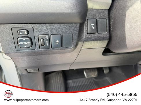 Used 2017 Toyota RAV4 LE AWD/4WD image 17