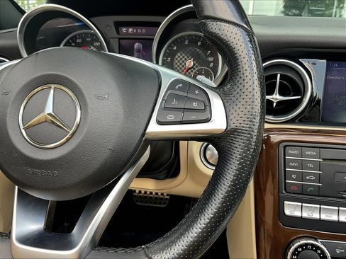 Used 2020 Mercedes-Benz SLC 300 image 11
