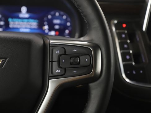 Used 2023 Chevrolet Suburban Premier image 31