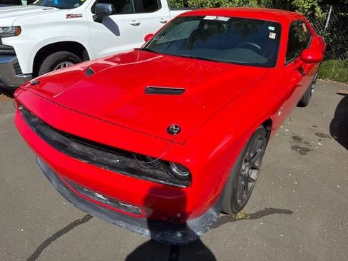 Used 2016 Dodge Challenger R/T Scat Pack w/ Leather Interior Group RWD image 4