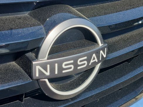 Used 2022 Nissan Pathfinder SV AWD/4WD image 3