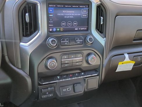 Used 2022 Chevrolet Silverado 2500 LT w/ Gooseneck/5TH Wheel Package AWD/4WD image 16