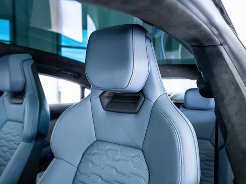 Used 2024 Audi e-tron GT Prestige image 39