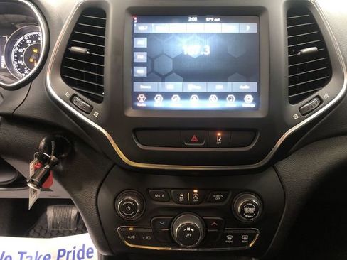 Used 2022 Jeep Cherokee Latitude image 20