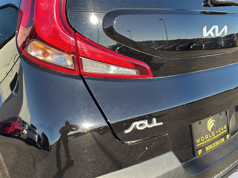 Used 2022 Kia Soul EX image 38