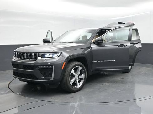 New 2026 Jeep Grand Cherokee Limited RWD image 60
