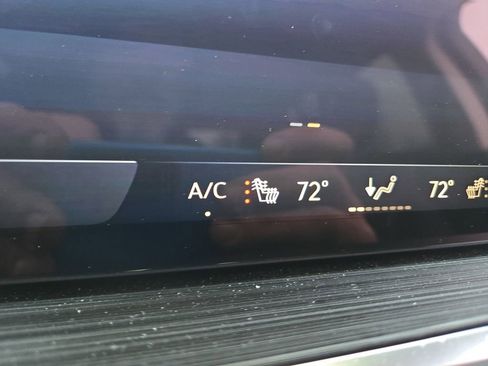 Used 2025 Buick Envision Preferred image 25