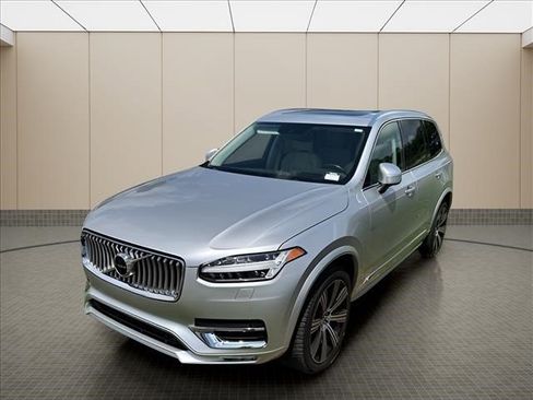 Used 2020 Volvo XC90 T6 Inscription w/ Protection Package Premier AWD/4WD image 2