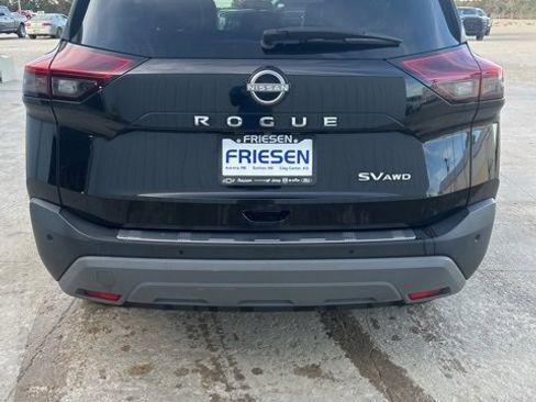 Used 2023 Nissan Rogue SV w/ SV Premium Package image 6