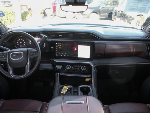 Used 2025 GMC Sierra 2500 Denali Ultimate image 31