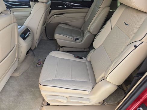 Used 2021 Cadillac Escalade ESV Premium Luxury w/ Performance Package image 15