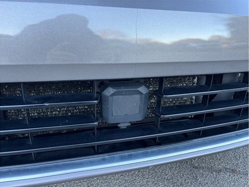 Used 2017 Volkswagen Golf R 4-Door image 15