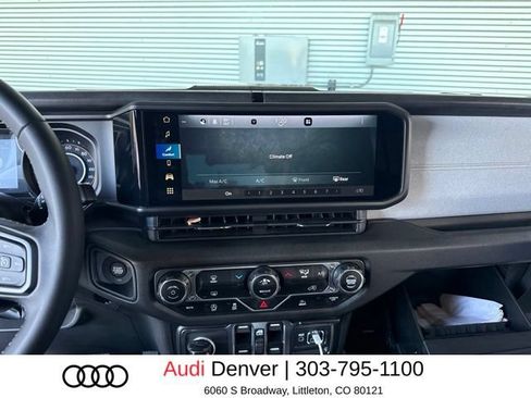 Used 2024 Jeep Wrangler Unlimited Sport AWD/4WD image 7
