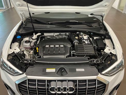 Used 2024 Audi Q3 2.0T Premium w/ Convenience Package AWD/4WD image 29