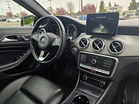 Used 2019 Mercedes-Benz GLA 250 4MATIC image 12