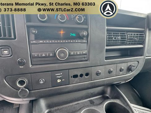 Used 2015 Chevrolet Express 2500 RWD image 11