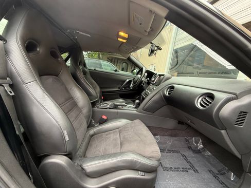 Used 2012 Nissan GT-R Premium AWD/4WD image 12
