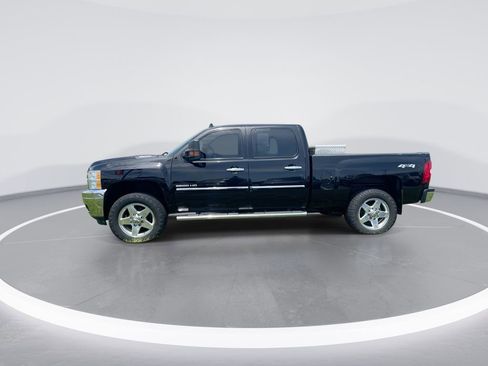 Used 2014 Chevrolet Silverado 2500 LT w/ Custom Sport Truck Package AWD/4WD image 5