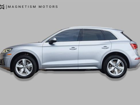 Used 2018 Audi Q5 2.0T Premium Plus w/ Premium Plus Package AWD/4WD image 2