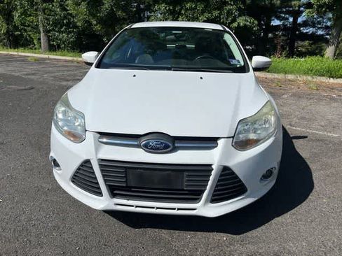 Used 2013 Ford Focus SE FWD image 2