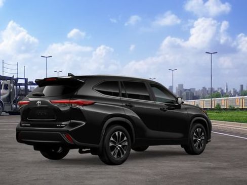 New 2026 Toyota Highlander XLE AWD/4WD image 12