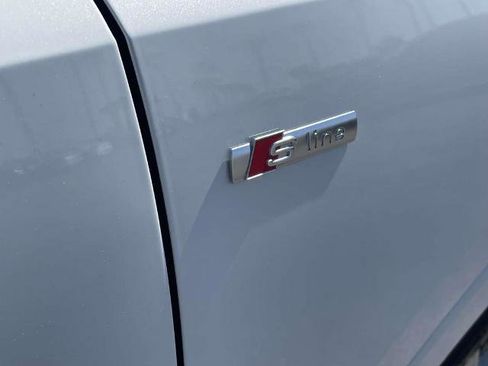 Used 2020 Audi Q3 2.0T Premium image 5