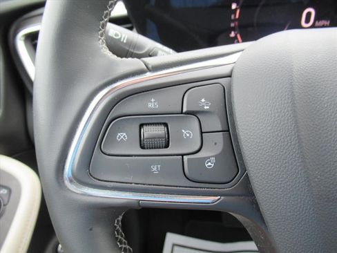 Used 2024 Buick Encore GX Avenir w/ Avenir Technology Package FWD image 21