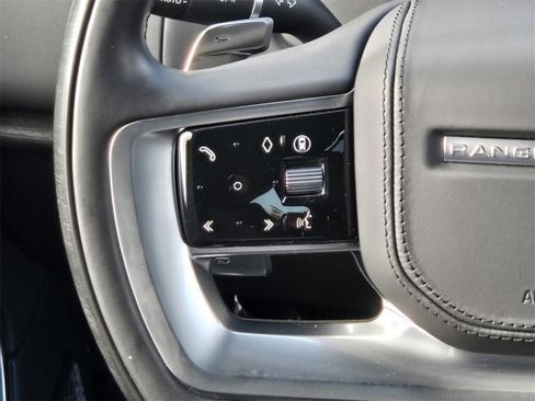 Used 2025 Land Rover Range Rover Autobiography image 15