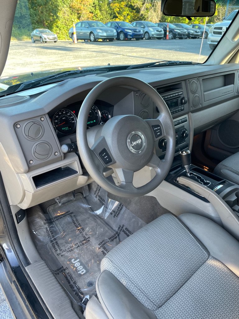 Used 2007 Jeep Commander Sport AWD/4WD image 9