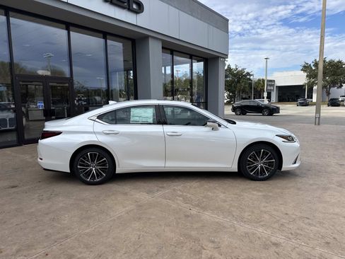 New 2025 Lexus ES 350 w/ Premium Package image 2