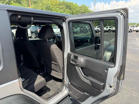 Used 2015 Jeep Wrangler Unlimited Sport AWD/4WD image 11