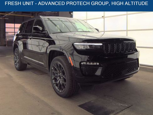 Used 2025 Jeep Grand Cherokee Summit w/ Adv Protech Group IV image 1