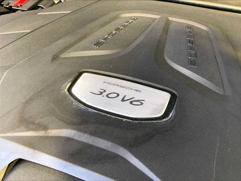 Used 2023 Porsche Cayenne Platinum Edition AWD/4WD image 33