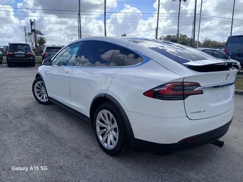 Used 2016 Tesla Model X 75D image 6