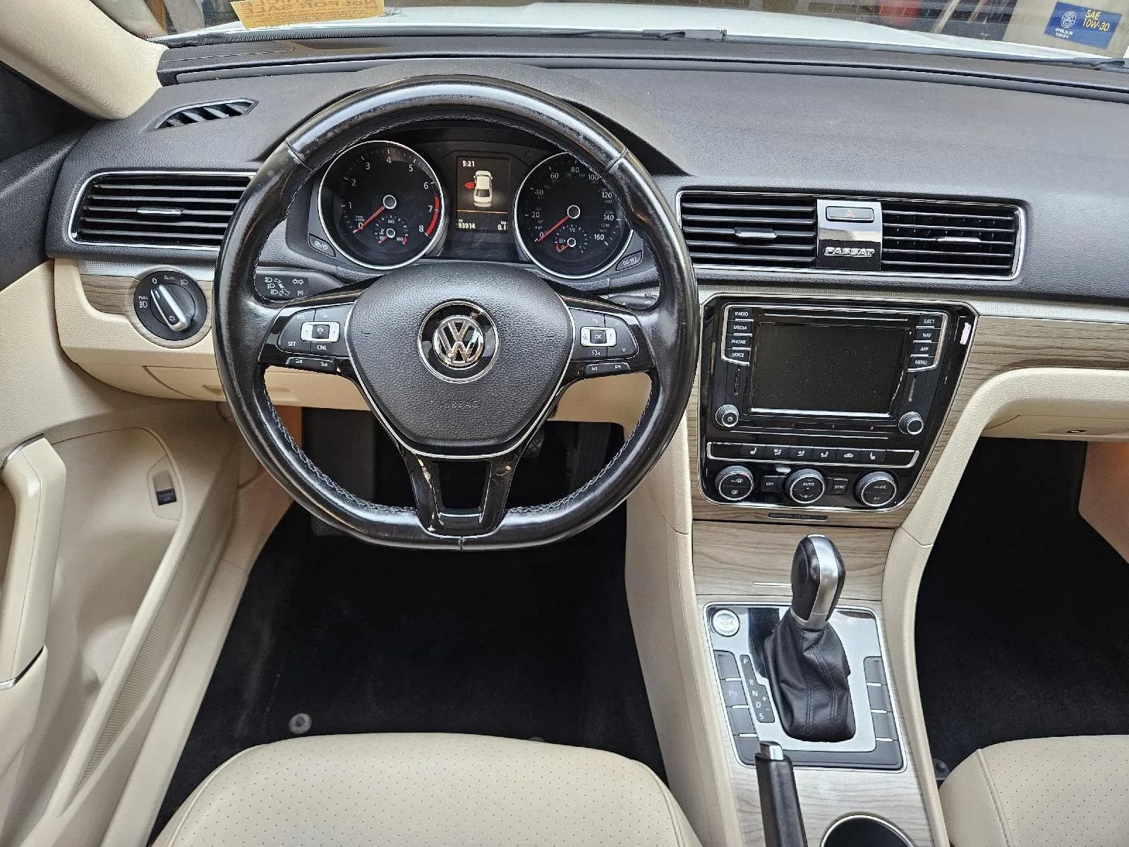 Used 2018 Volkswagen Passat 2.0T SE FWD image 13