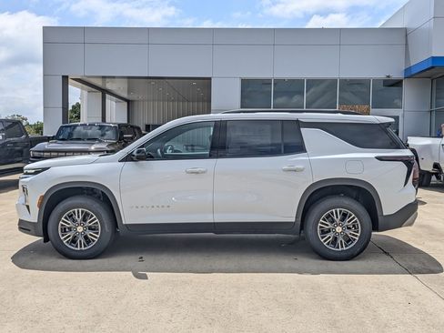 New 2026 Chevrolet Traverse LT image 9
