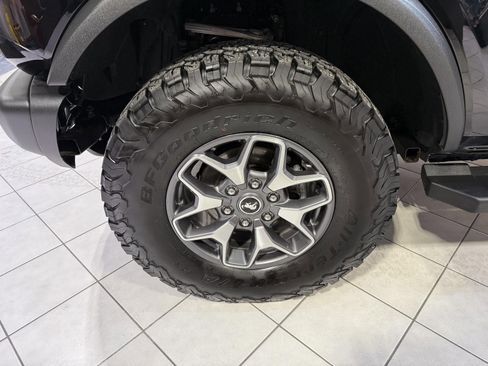 Used 2023 Ford Bronco Badlands image 39