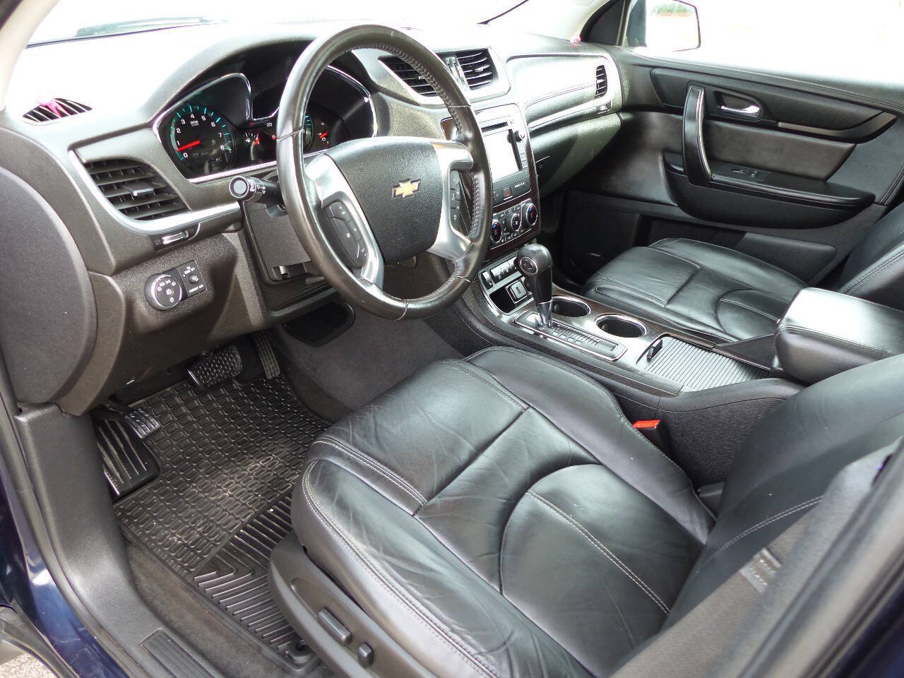 Used 2017 Chevrolet Traverse LT AWD/4WD image 17
