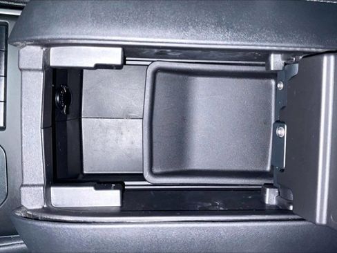 Used 2021 Toyota Highlander XLE image 41