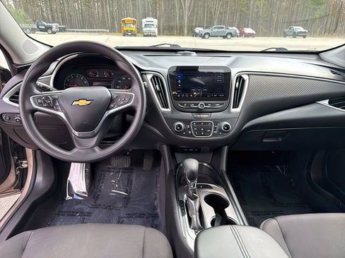 Used 2022 Chevrolet Malibu LT FWD image 21