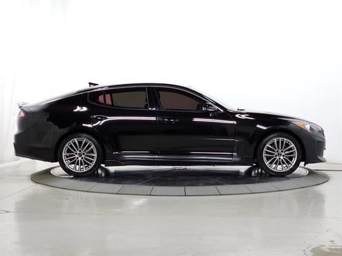 Used 2018 Kia Stinger image 9
