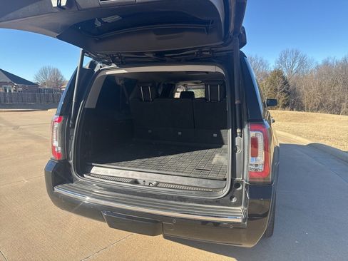 Used 2019 GMC Yukon XL Denali w/ Denali Ultimate Package image 11