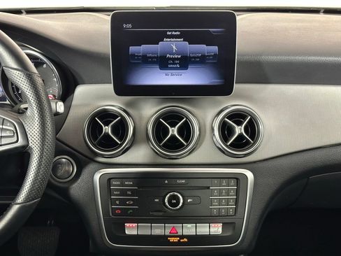Used 2020 Mercedes-Benz GLA 250 w/ Premium Package image 14