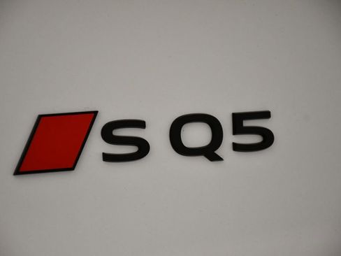 New 2025 Audi SQ5 Premium Plus image 9
