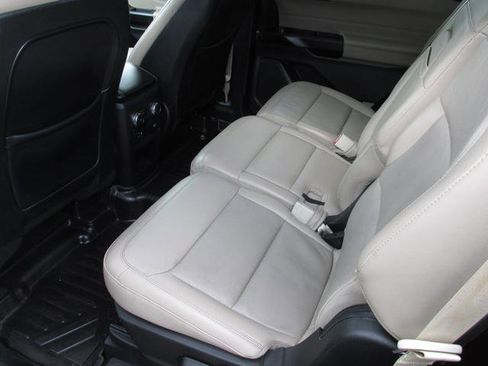 Used 2020 Ford Explorer Limited AWD/4WD image 10