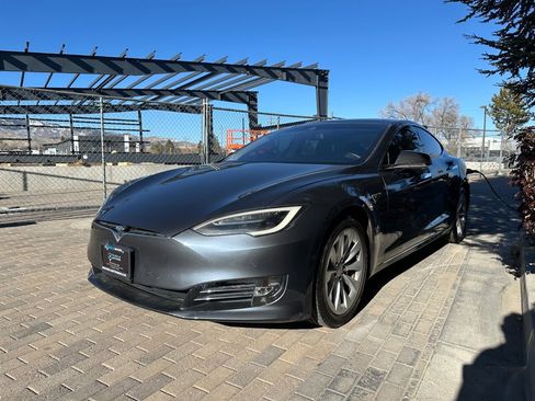 Used 2016 Tesla Model S P90D image 6