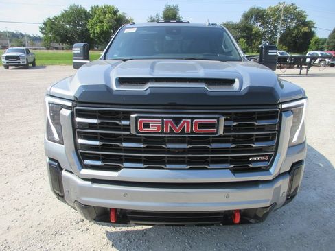 New 2026 GMC Sierra 2500 AT4 w/ AT4 Premium Plus Package AWD/4WD image 12
